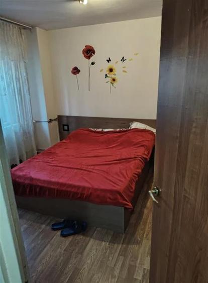 Apartament cu 3 camere semidecomandat, mobilat în Olteniței