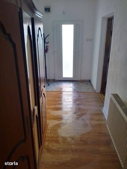 Casă cu 3 camere cu Teren 781 Mp în Ineu