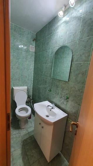 Apartament cu 3 camere decomandat în Berceni