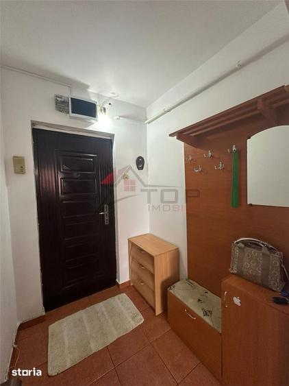 Apartament cu 2 camere nedecomandat, mobilat în Podu Roș