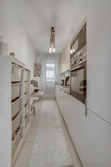 Apartament cu 4 camere decomandat, mobilat în Sisești