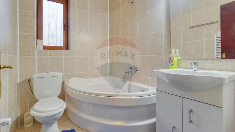 Casă cu 6 camere cu Teren 544 Mp în Cioplea