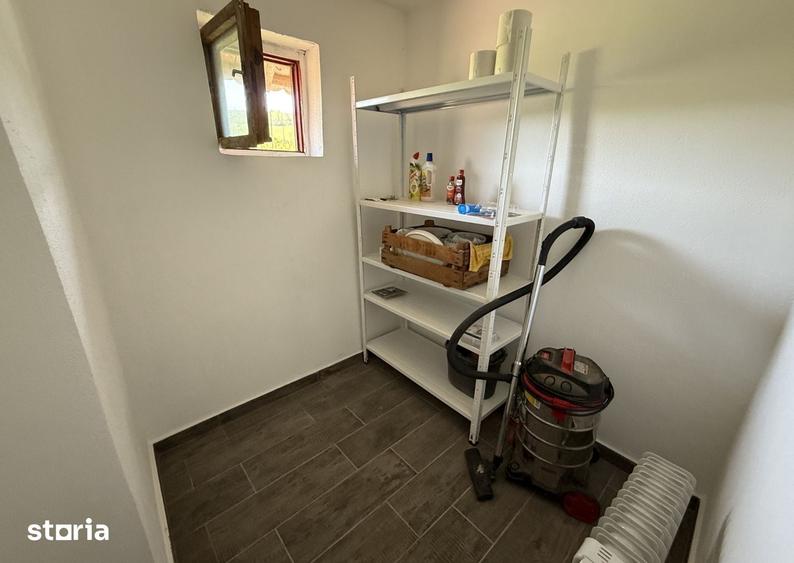 Casă cu 2 camere decomandat cu Teren 1400 Mp în Vânători