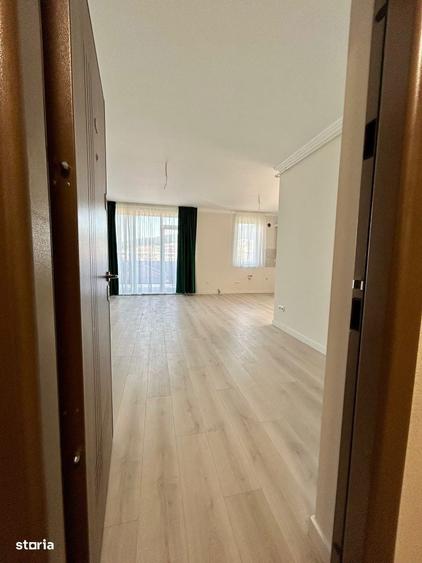 Apartament cu 2 camere semidecomandat în Tăuți