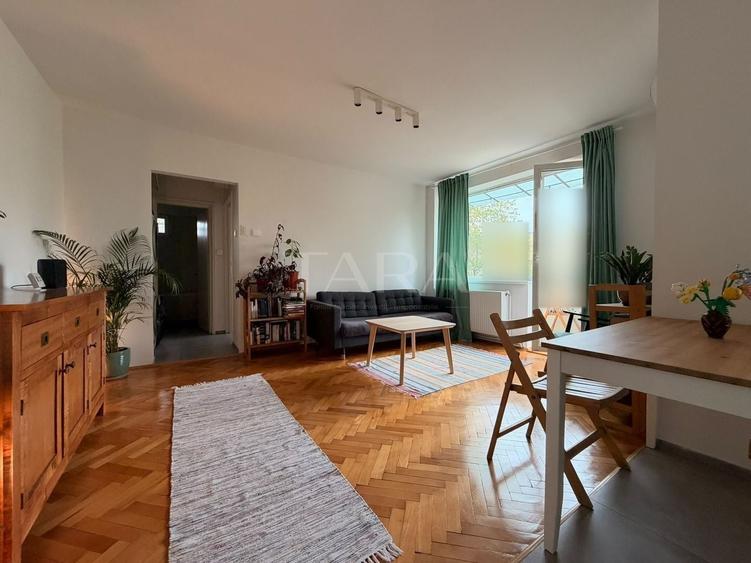 Apartament cu 3 camere semidecomandat, mobilat în Gheorgheni