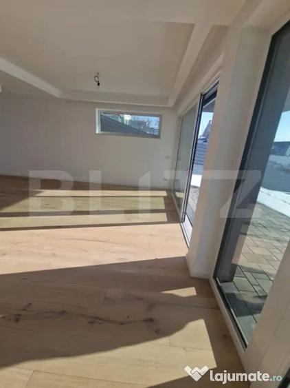 Casă cu 8 camere cu Teren 860 Mp în Central