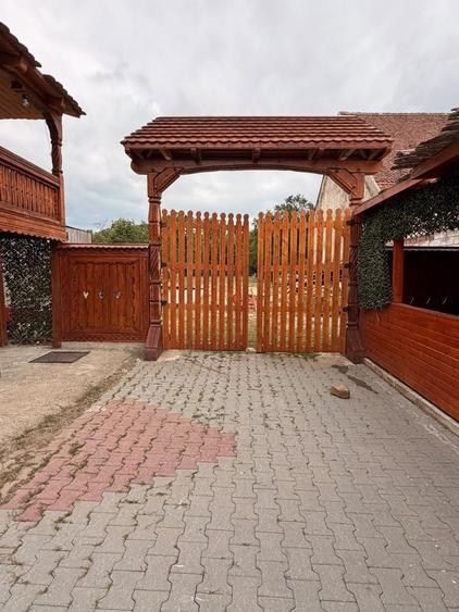 Casă cu 4 camere în Tărlungeni