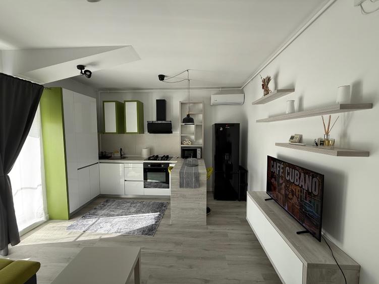 Apartament cu 2 camere decomandat, mobilat în Central