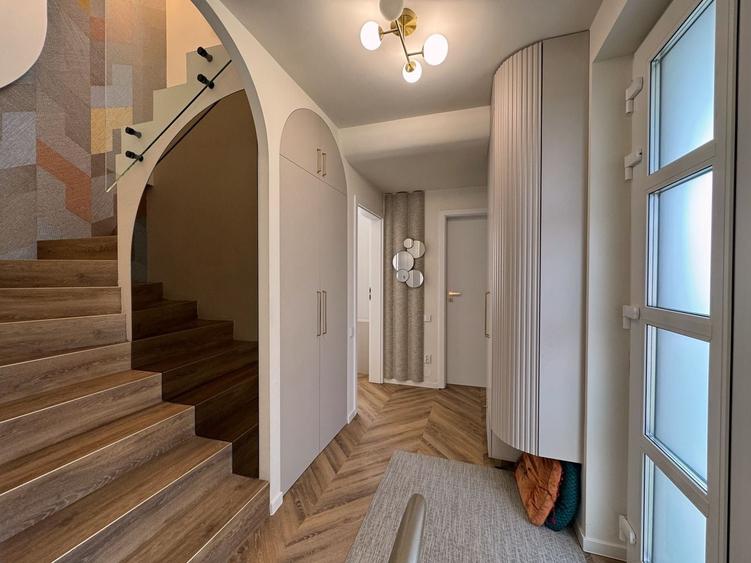 Duplex cu 5 camere cu Canalizare în Florești