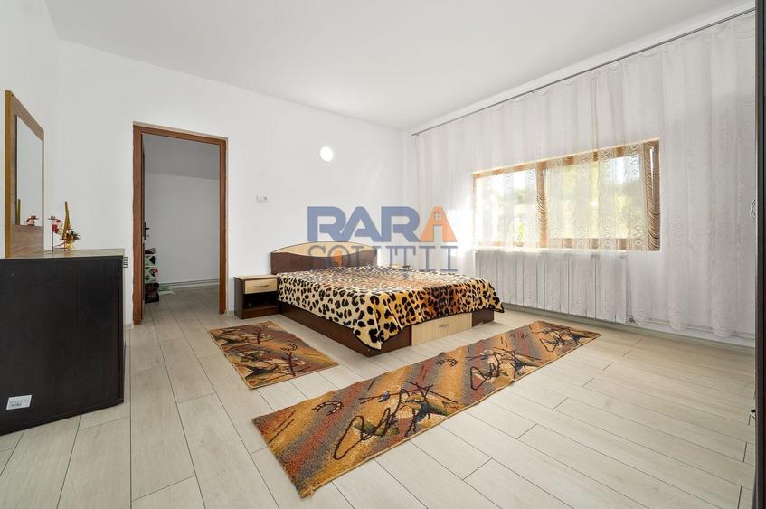 Casă individuală cu 4 camere cu Canalizare în Poienari