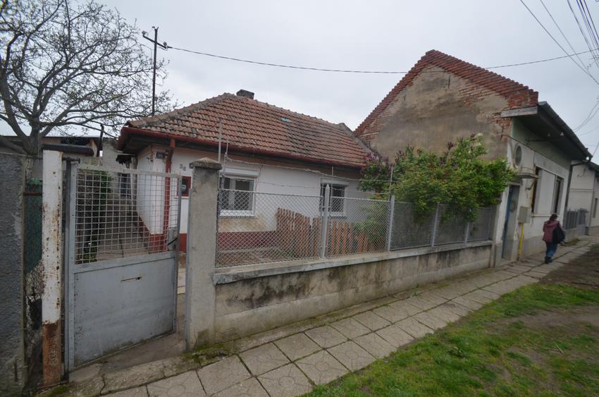 Casă individuală cu 2 camere cu Canalizare în Șagului