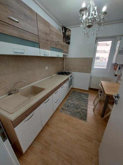 Apartament cu 2 camere decomandat în Păcii