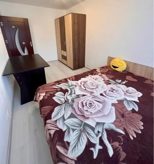 Apartament cu 3 camere semidecomandat în Astra