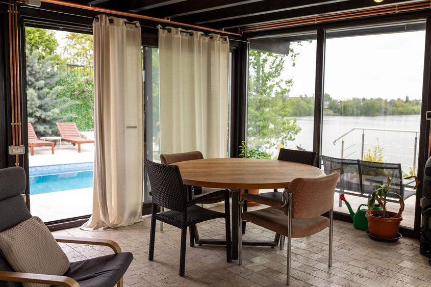 Casă cu 5 camere cu Piscina în Dămăroaia