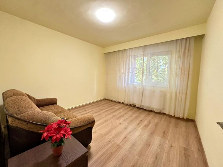 Apartament cu 2 camere decomandat în Zorilor