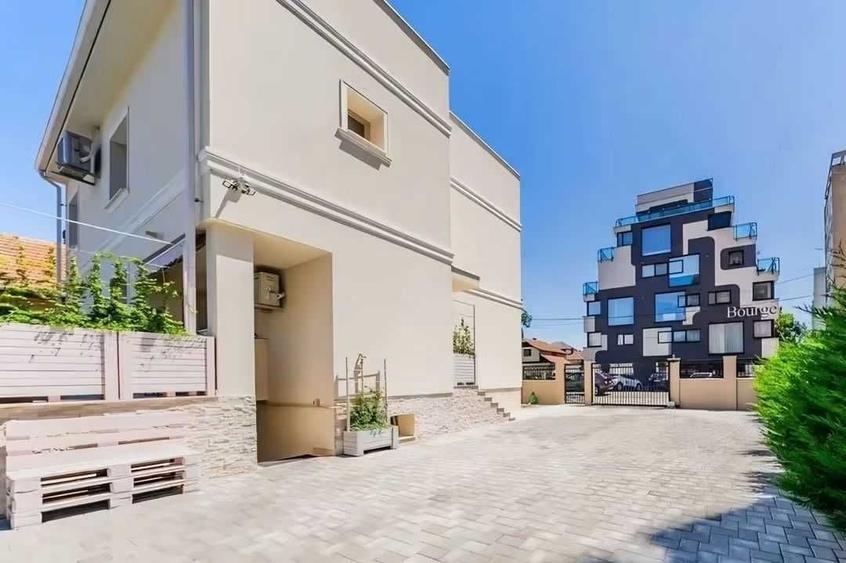 Casă cu 4 camere decomandat în Romanilor