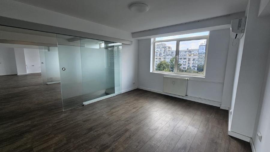 Apartament cu 4 camere decomandat în Decebal