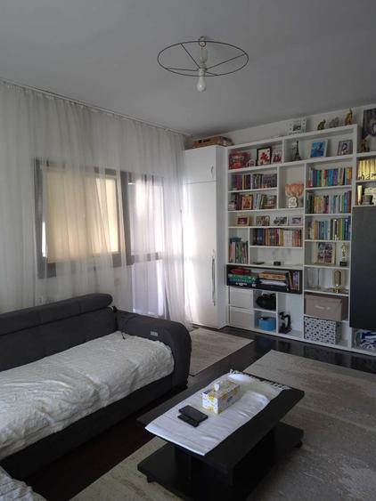 Casă cu 3 camere în Valea Adâncă
