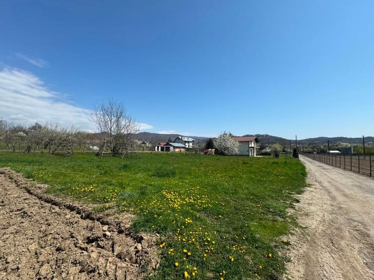 Teren Construcții intravilan de 1420 mp, în Oeștii Ungureni