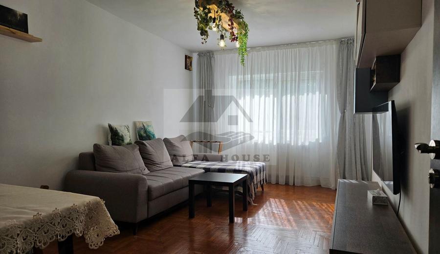 Apartament cu 3 camere decomandat, mobilat în Răcădău