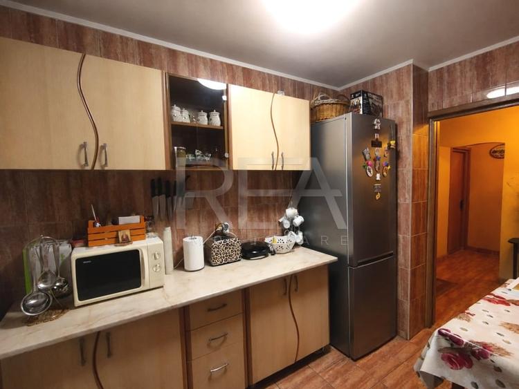 4 camere | Titan | Decomandat | 1974 anvelopat - 12