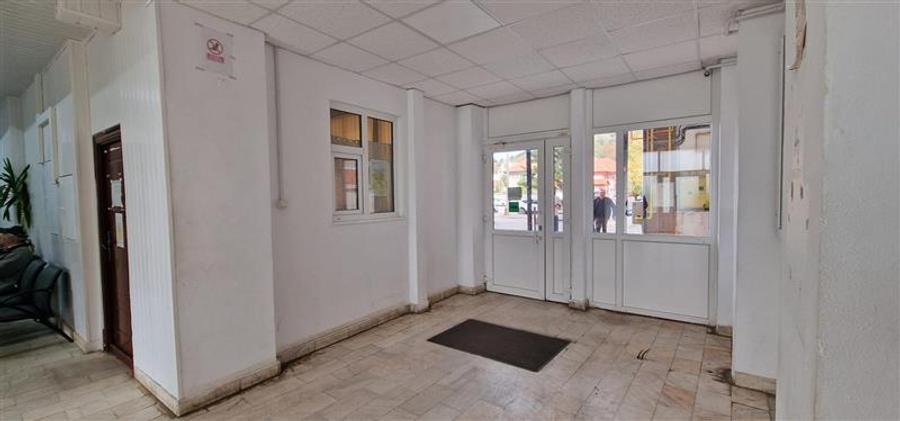 Spațiu comercial, de 11 mp, în Central
