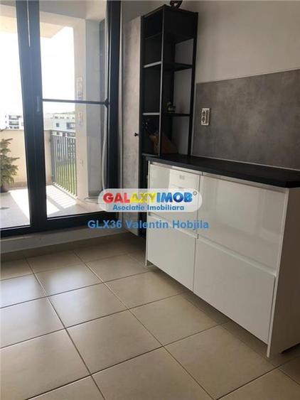 Apartament cu 3 camere semidecomandat, mobilat în Băneasa