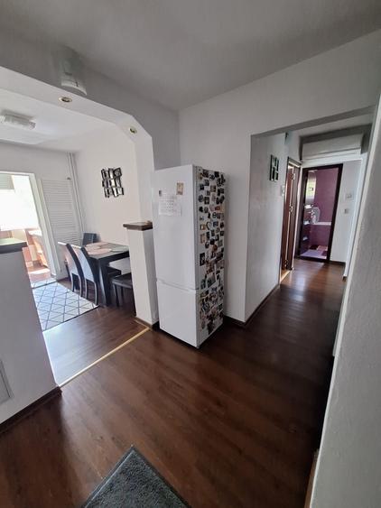 Apartament cu 3 camere decomandat în Decebal