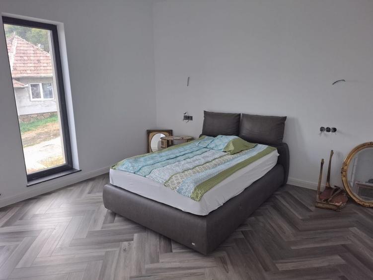Casă individuală cu 3 camere cu Canalizare în Vest