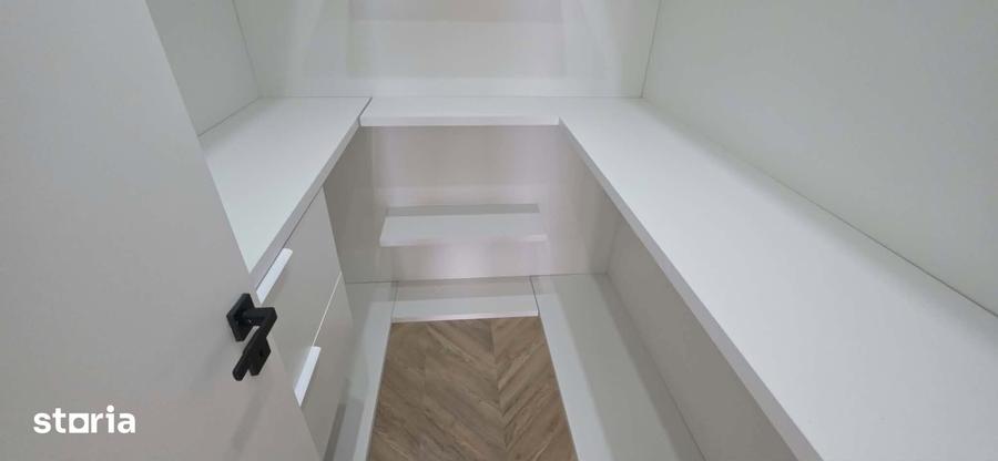 Casă cu 3 camere semidecomandat cu Teren 430 Mp în Paleu