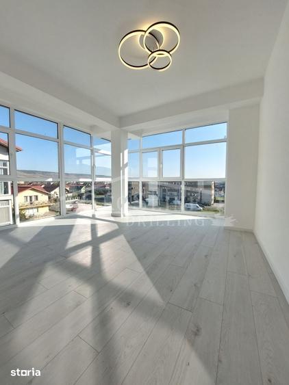 Apartament cu 4 camere decomandat în Florești
