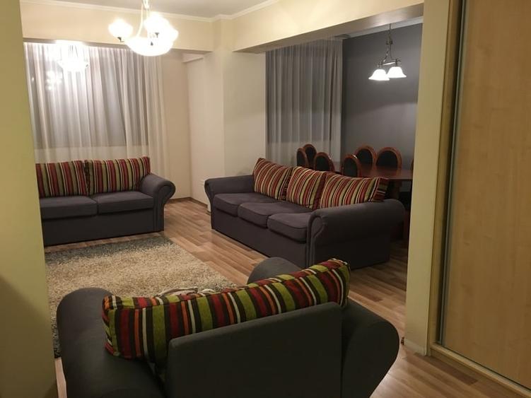 Apartament cu 3 camere decomandat în Ghencea
