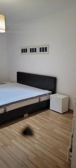 Apartament cu 3 camere decomandat în Florești