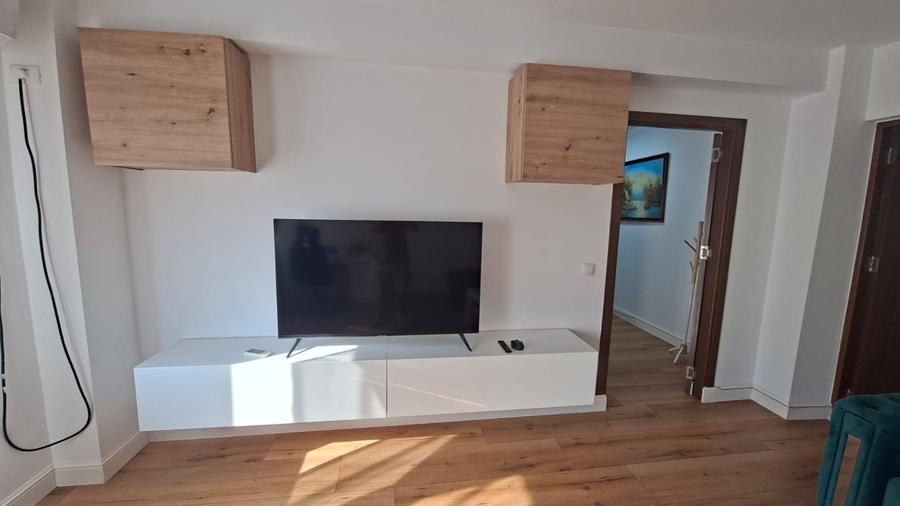 Apartament cu 2 camere semidecomandat, mobilat în Rahova