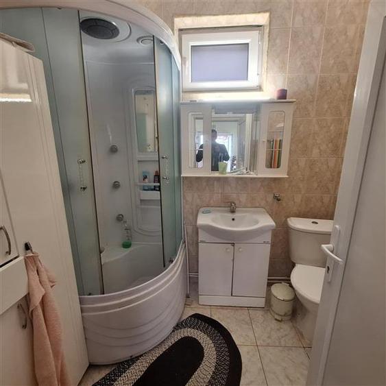 Casă individuală cu 4 camere cu Canalizare în Exterior Est