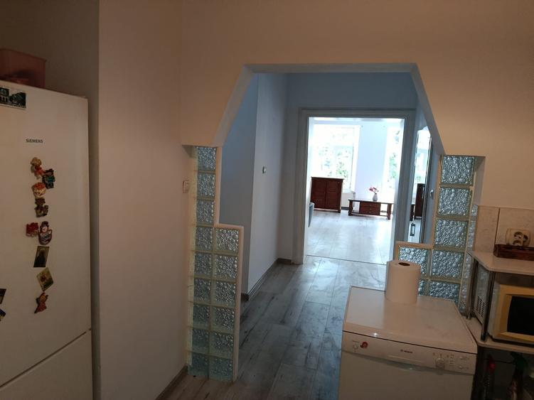 Garsonieră decomandată în Take Ionescu