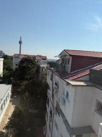 Apartament cu 3 camere semidecomandat, mobilat în Micro 19