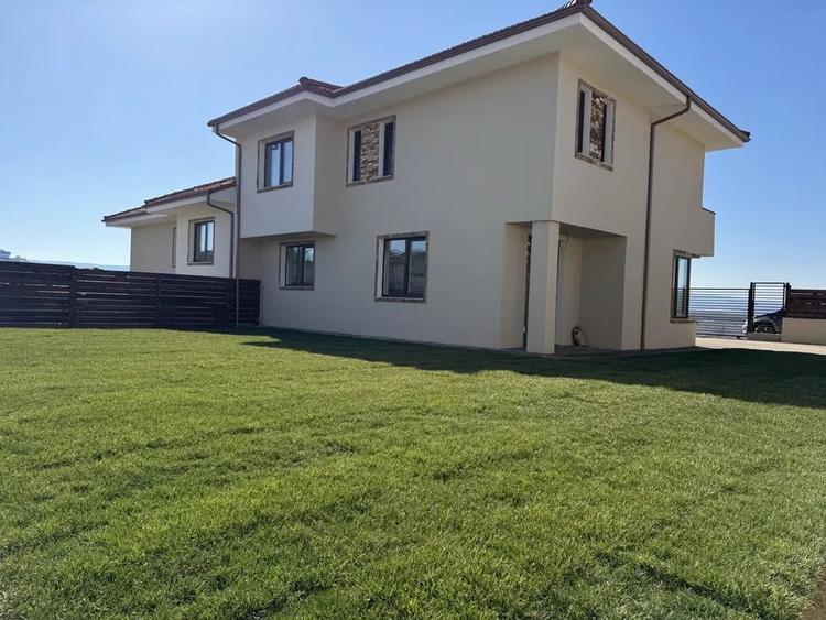 Duplex cu 4 camere cu Canalizare în Dezmir