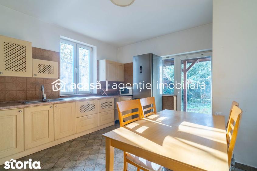 Apartament cu 4 camere, mobilat în Central