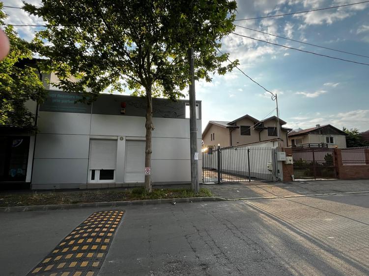 Spațiu comercial, de 250 mp, în Băneasa