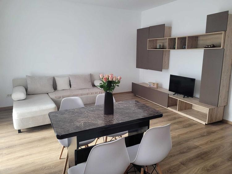 Apartament cu 2 camere decomandat în Exterior Vest