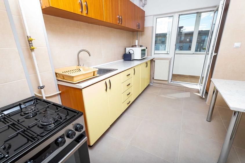 Apartament cu 3 camere decomandat, mobilat în Ultracentral