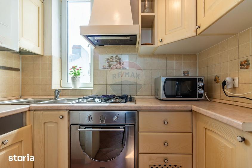 Apartament cu 4 camere, mobilat în Romană