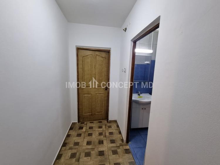 Apartament cu 3 camere semidecomandat, mobilat în Nord