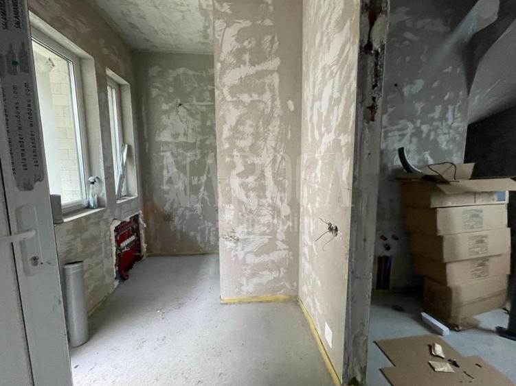 Duplex cu 4 camere cu Canalizare în Florești