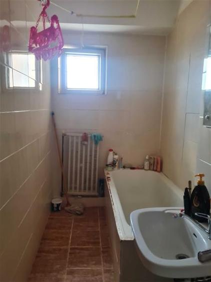 Apartament cu 3 camere decomandat, mobilat în Răcădău