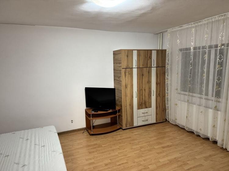 Garsonieră decomandată în Nord