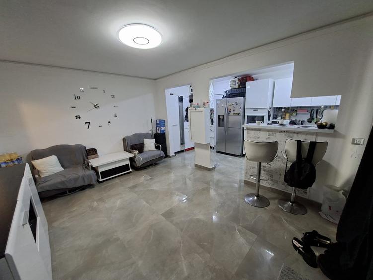 Apartament cu 3 camere, zona Alexandru cel Bun - 1