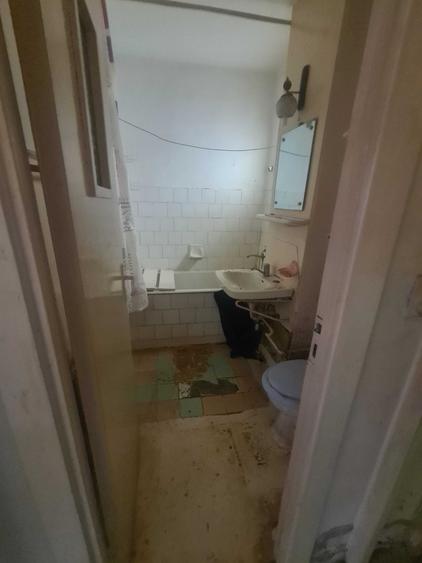 Apartament cu 3 camere decomandat în Cetate