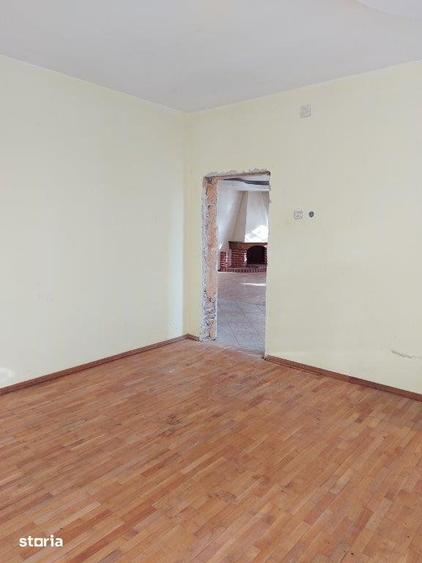Casă cu 5 camere cu Teren 1380 Mp în Costești